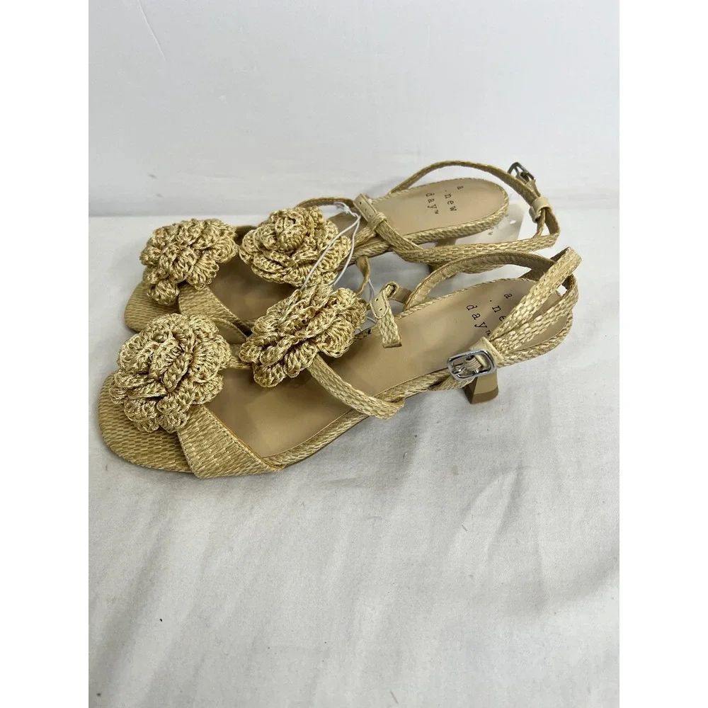 A New Day Sandals Womens Size 6.5 Tan Beige Tanesmee Woven Raffia Crochet Flower